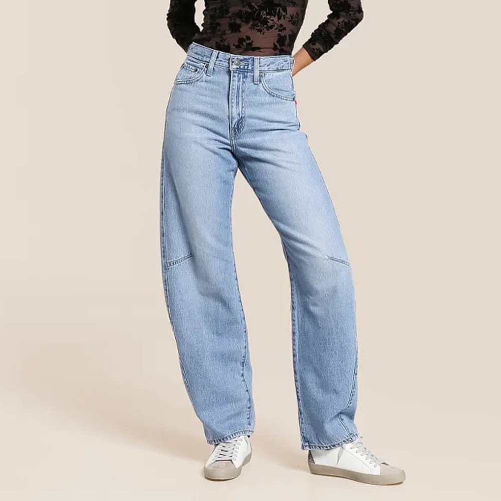 Levi’s Cinch Barrel Jeans “Let Love In” Size 30x31 New With Tags 80.00 msrp